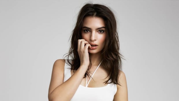 Photos Of Emily Ratajkowski Being Ridiculously Sexy In New Lingerie Shoot Airows