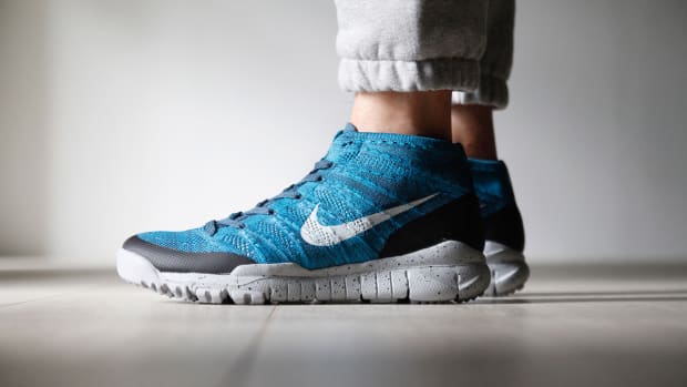 a-closer-look-at-the-nike-flyknit-trainer-chukka-fsb-squadron-blue-1