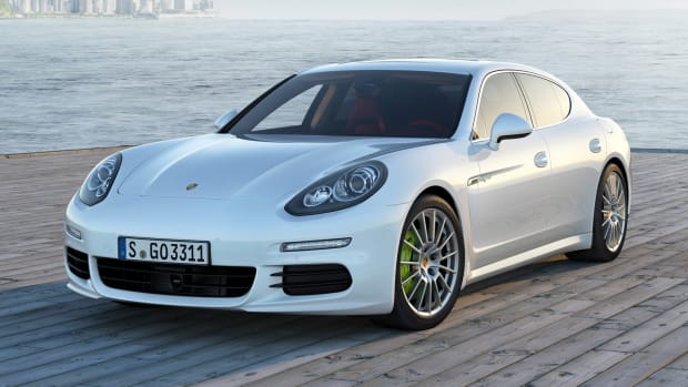 2014-Porsche-Panamera-S-E-Hybrid-front-three-quarter