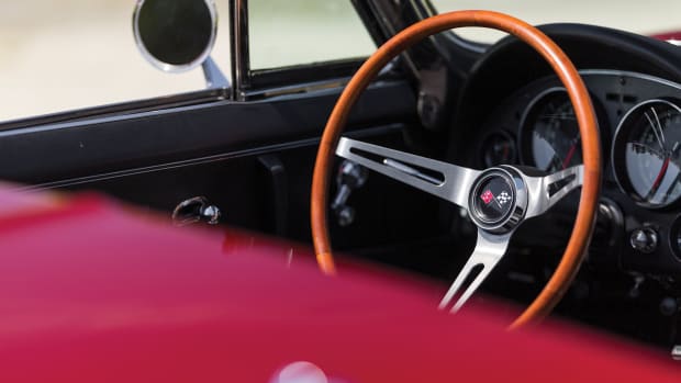 1965-Chevrolet-Corvette-Sting-Ray-Convertible_15