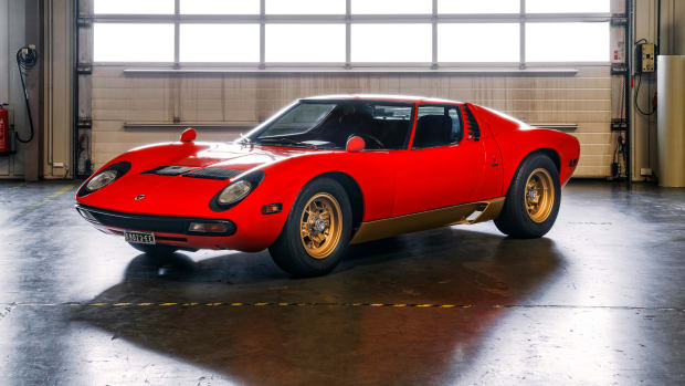 1971-Lamborghini-Miura-SV1243982_