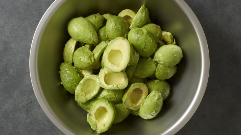 How To Make Chipotle's Delicious Guacamole At Home