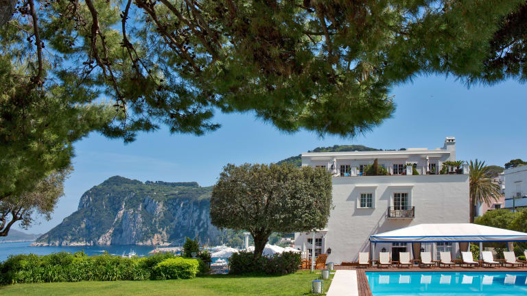 This Getaway Spot In Capri Is Absolutely Stunning