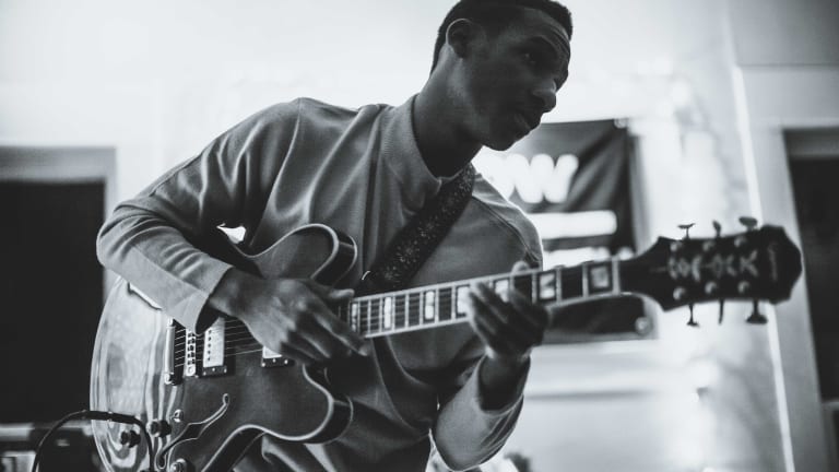 Apple Just Came Out With An Ultra-Stylish New Ad Featuring Leon Bridges