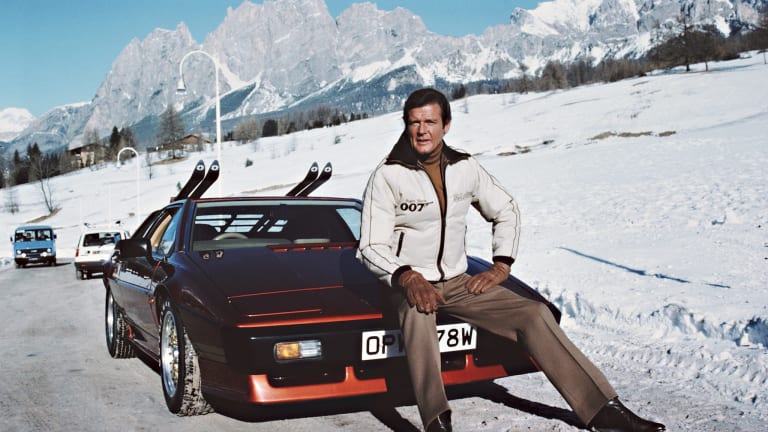 8 Things You Need To Be The Most Stylish Guy At The Ski Lodge