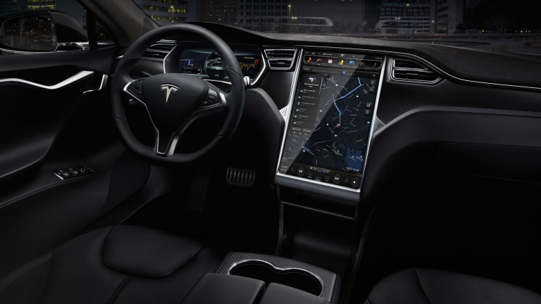 Watch Tesla's Creepily Awesome Autopilot Mode In Action