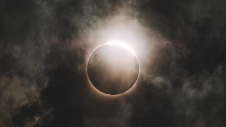 This 4K Footage Gets Up Close and Personal With the Total Solar Eclipse