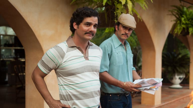A Very Bad (and Very Funny) Lip Reading of 'Narcos'