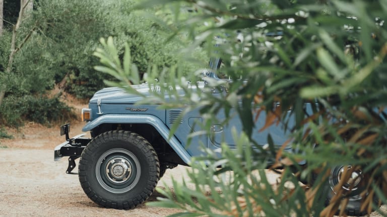 Feast Your Eyes on This Drool-Worthy Vintage Land Cruiser