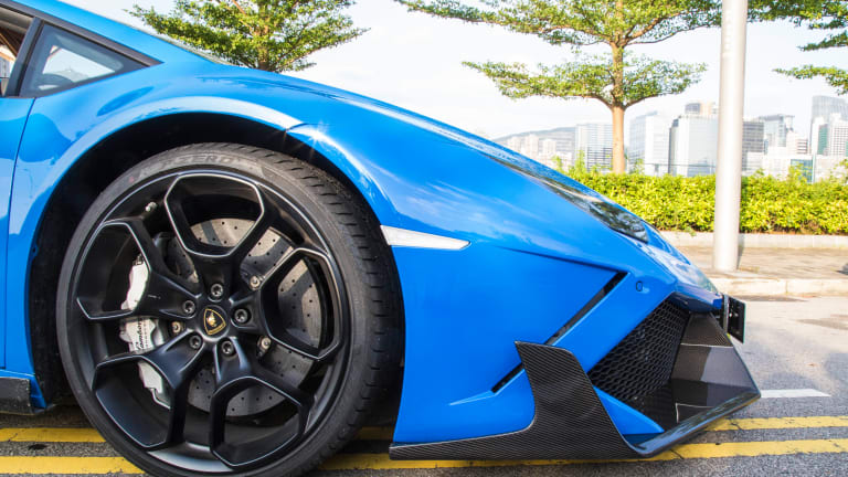 This Insane 1,008-HP Lamborghini Huracan Spyder is a Bright Blue Beast