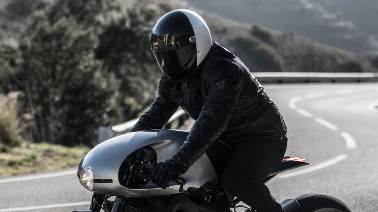 Auto Fabrica Unveils Retro-Futurist Café Racer