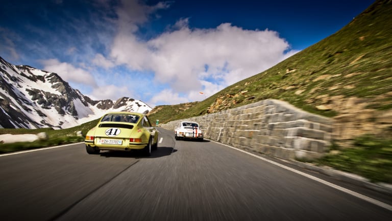 30 Stunning Photos of Porsches Old and New Racing Through the Alps