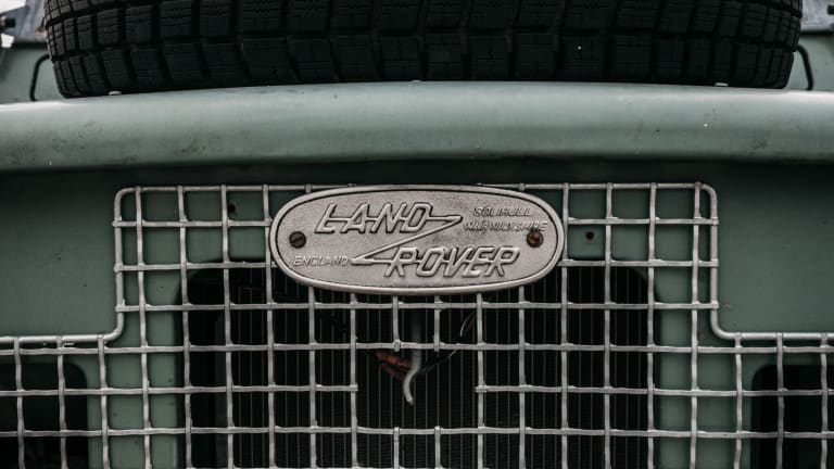 Car Porn: Monkey 47's 1970 Land Rover 109
