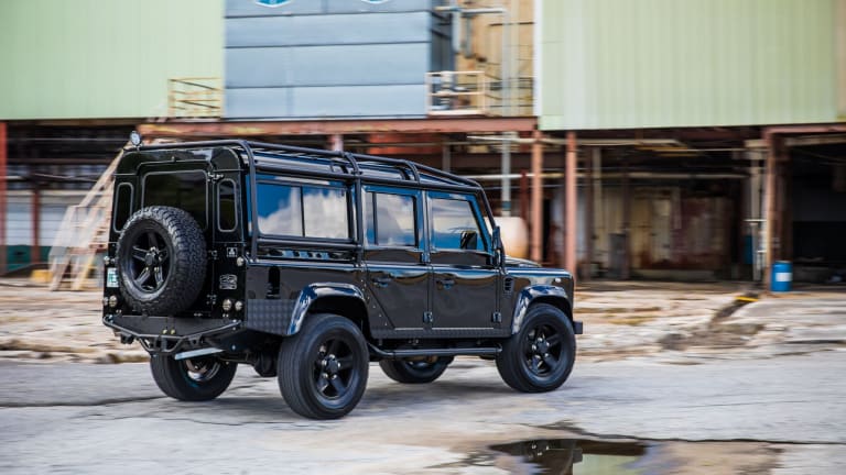 This Blacked-Out Defender Is a Thing of Beauty