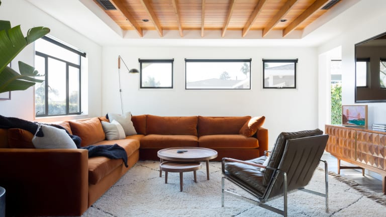 Mid-Century Design Fills This Relaxed California Home