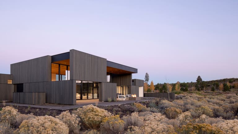 Hacker Design Reveals Stunning Contemporary Weekend Home in Central Oregon