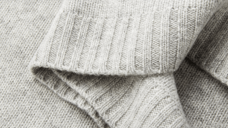 Meet the Giftable, Affordable Cashmere Blanket of the Season