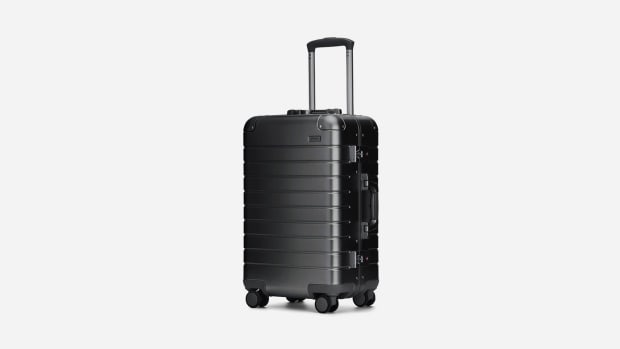 Black aluminum best sale luggage