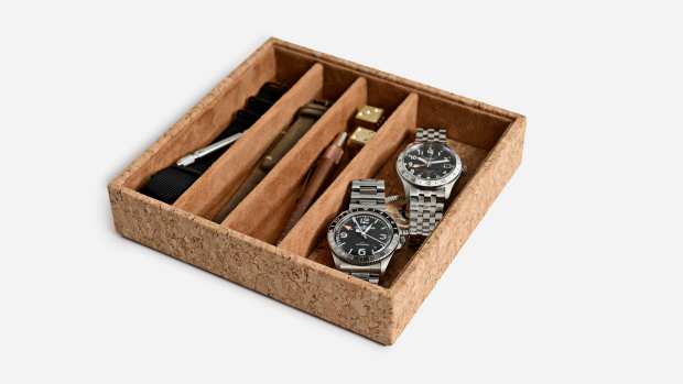 限定セール⭐️ RIMOWA iPhone 16 Pro用ケース グリーン Polycarbonate iPhone 16 Pro Max MagSafe compatible Case