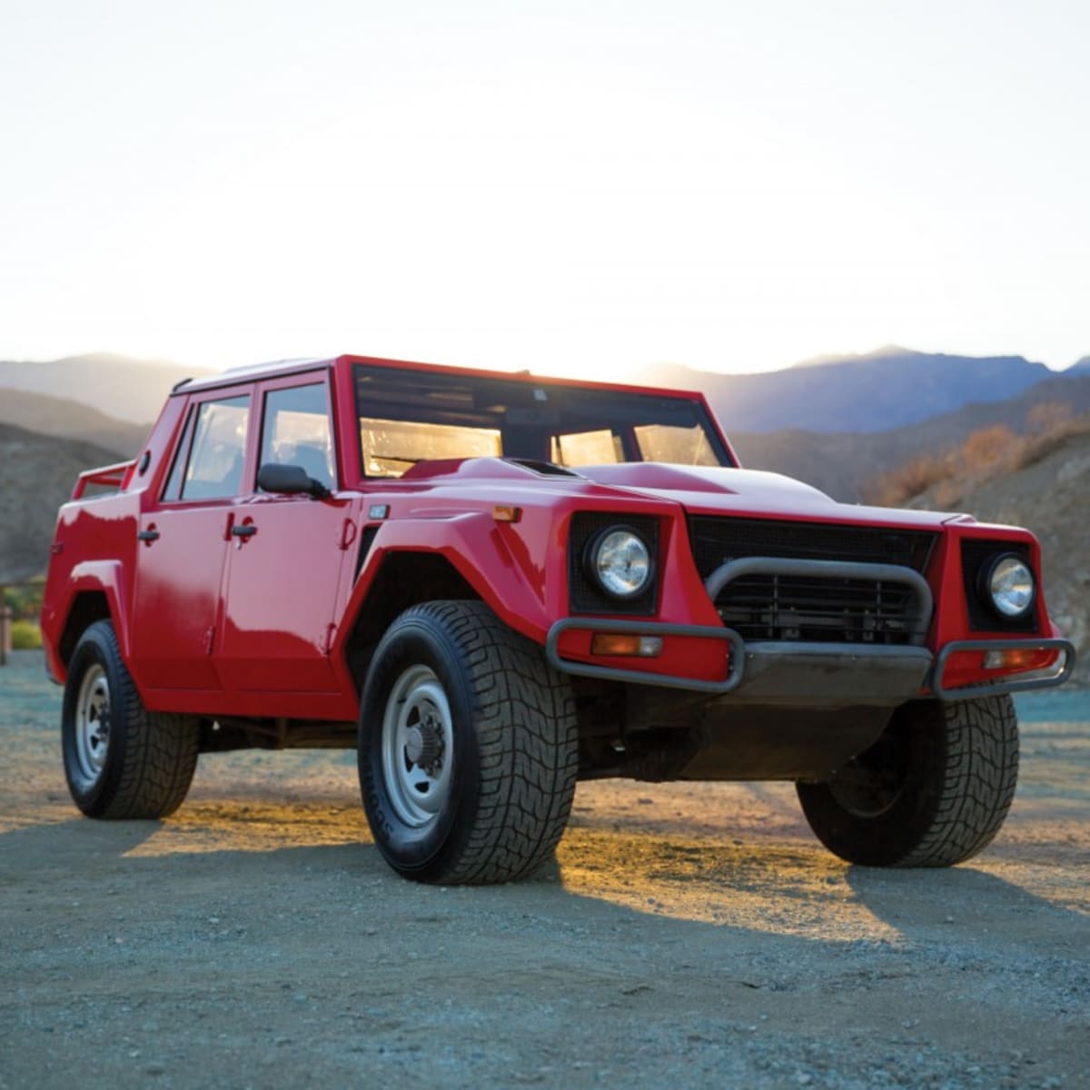 Lamborghini LM002 - The Coolest 4x4 Ever? - Airows