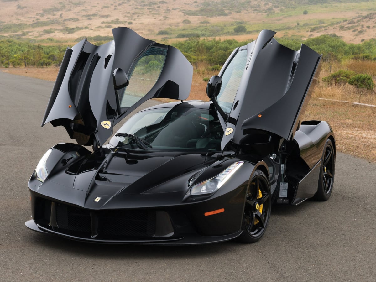 Laferrari 2025 all black