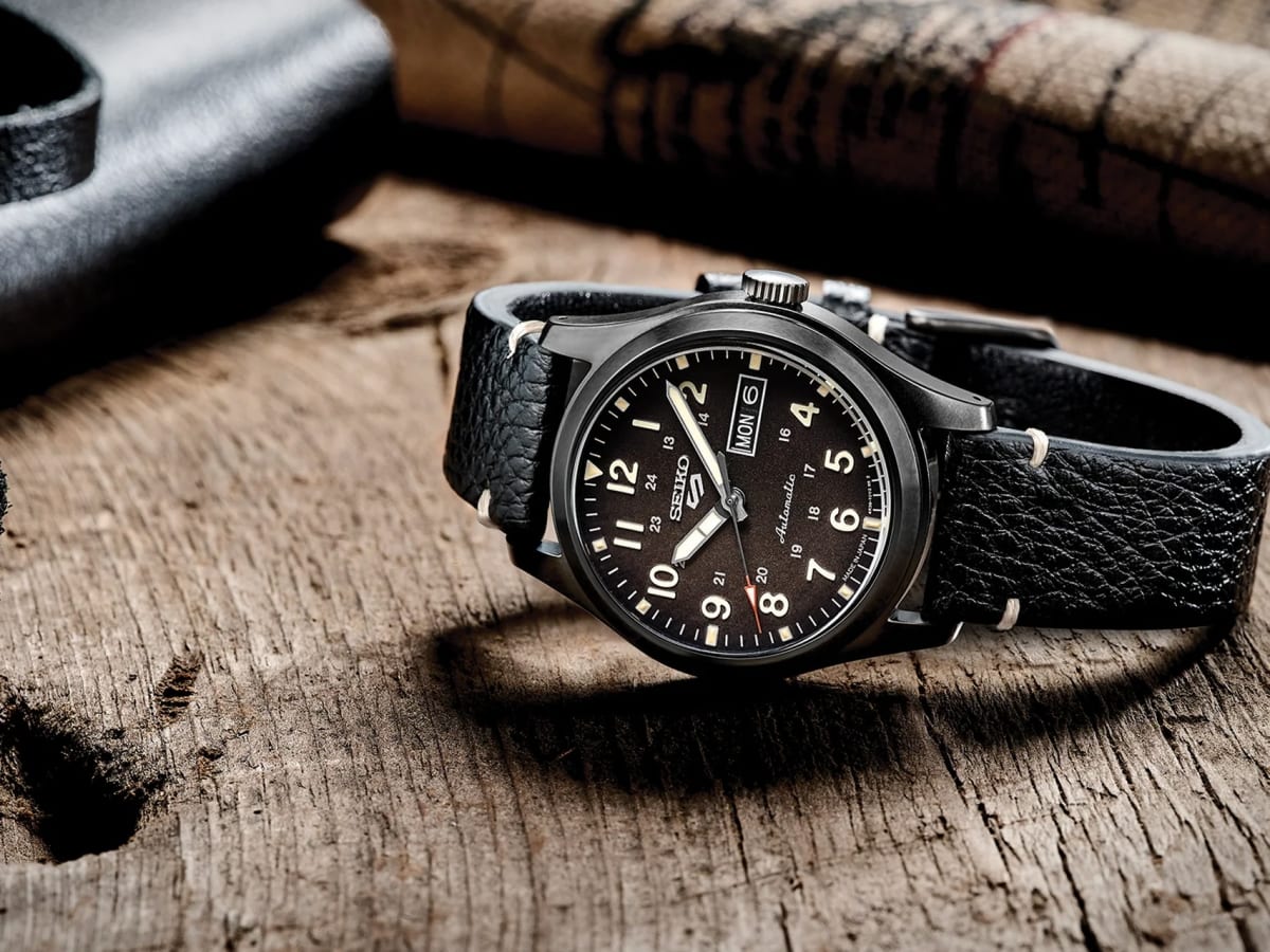 Things We Want Seiko s Modern Take on the WWII Military Watch Airows