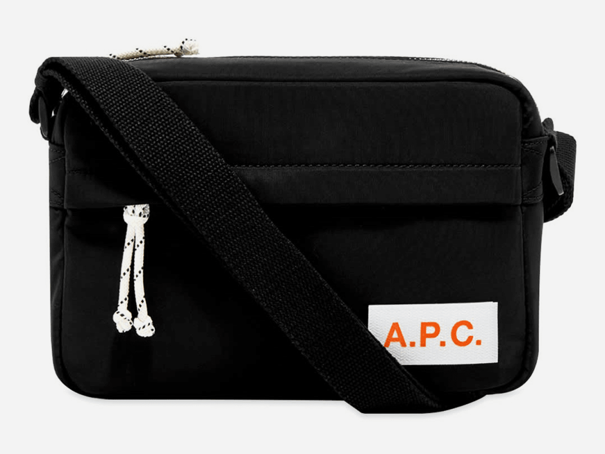 Apc protection messenger on sale bag