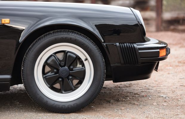 Feast Your Eyes on This All-Black 1989 Porsche 911