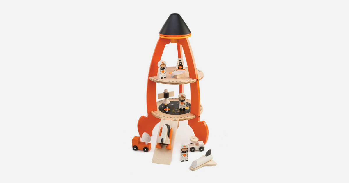 This Cosmic Rocket Set Is a Great Gift for Kids on Your List
