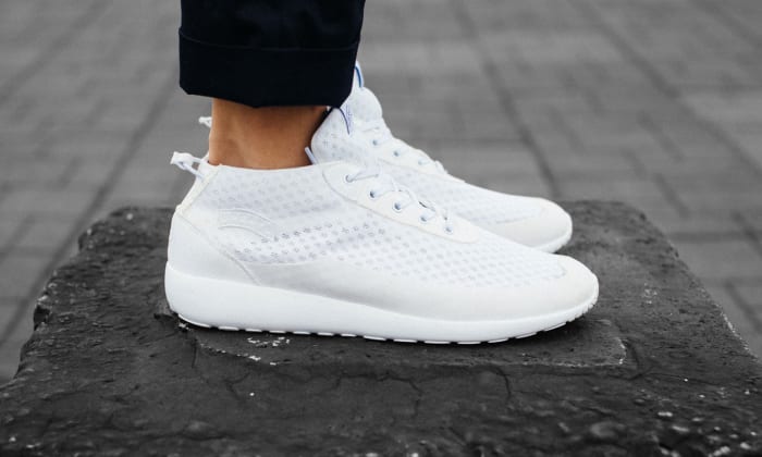 10 Minimal White Sneakers That Will Upgrade Your Spring Style - Airows