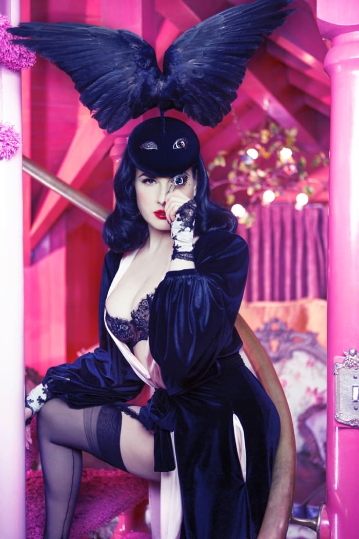 Burlesque Queen Dita Von Teese's Gorgeous New Snaps - Airows