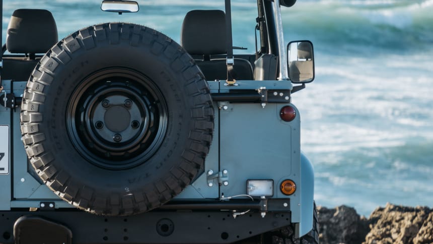 This Matte Blue Land Rover Defender Is Ridiculously Cool - Airows