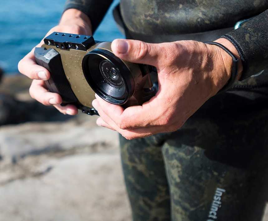 This Is the Best Underwater iPhone Camera Case Airows