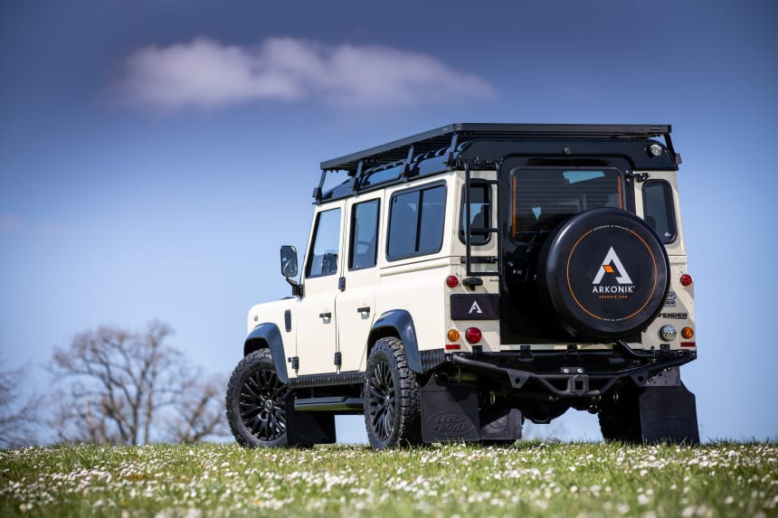 Car Porn: Custom Two-Tone 1994 Land Rover Defender - Airows