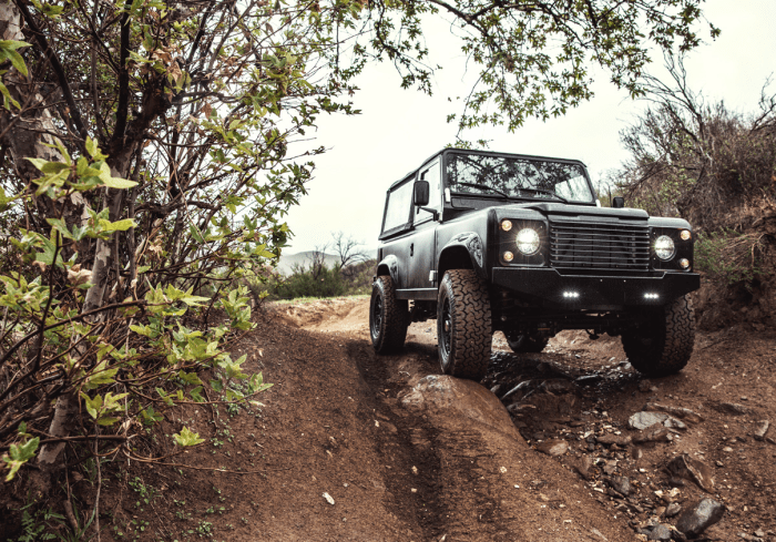 ICON Land Rover Defender 90 = THE COOLEST - Airows