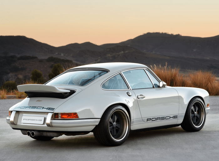 21 Glorious Photos Of Yet Another Custom Porsche From Singer Design ...