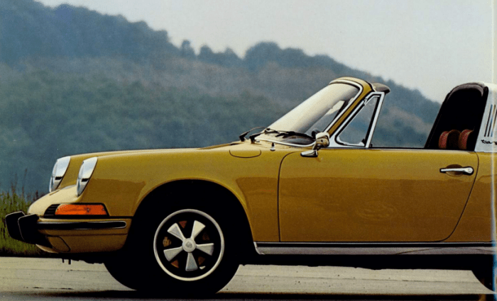 32 Amazing Photos From Vintage Porsche 911 Brochures - Airows