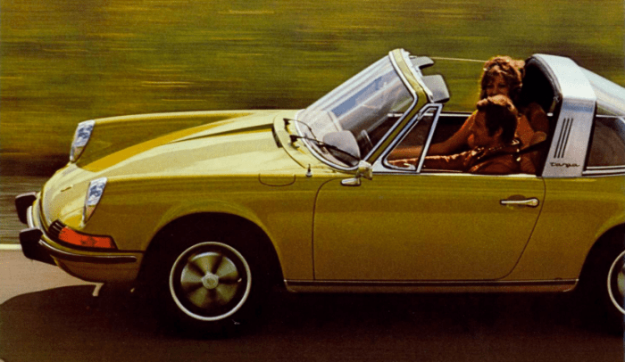 32 Amazing Photos From Vintage Porsche 911 Brochures - Airows