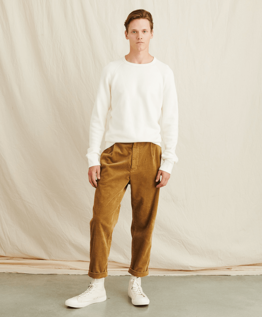 Alex Mill's Crewneck Sweatshirt Has Everything Going for It - Airows