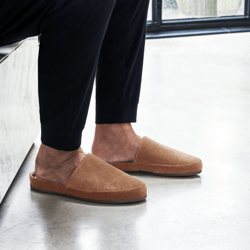 This Premium Slipper in British Corduroy Just Went On Sale - Airows