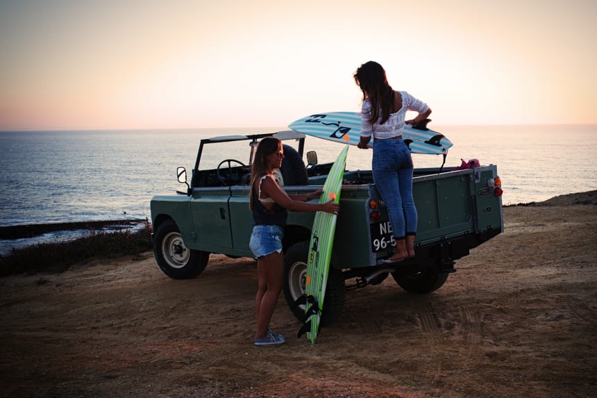 An Eyeful Of Two Gorgeous Girls And Their Vintage Land