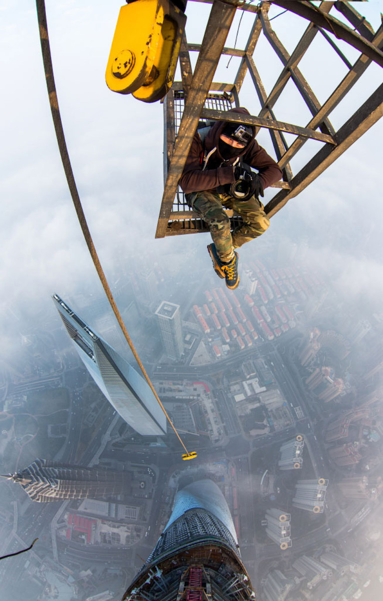 photos-from-shanghai-tower-climb-vitaliy-raskalov-2