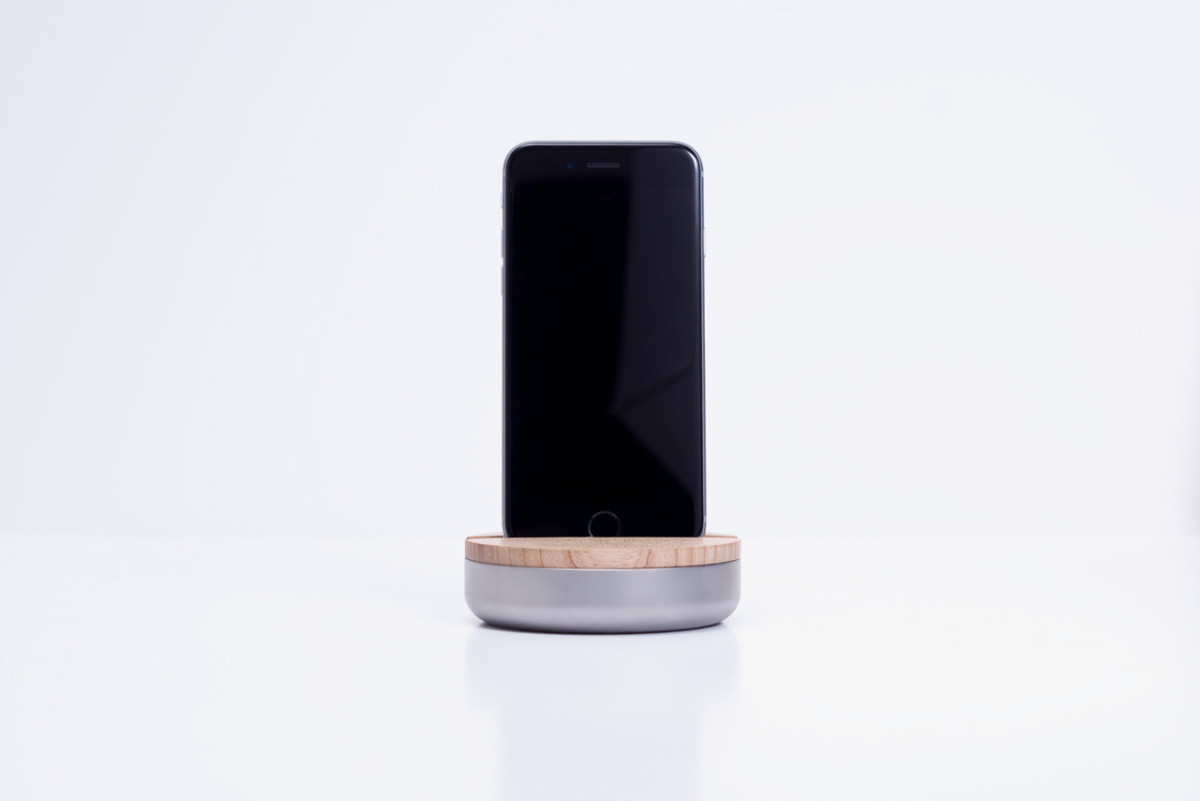 cambium-dock-for-iphone-6-1
