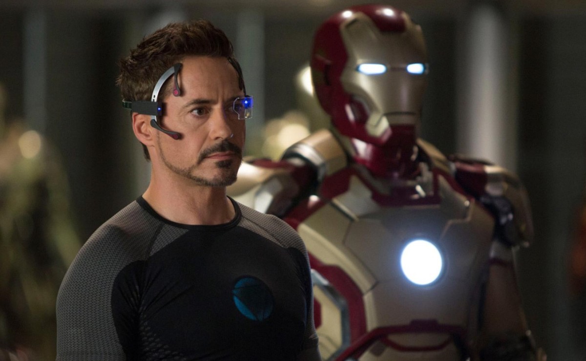 Iron Man 3 Tony Stark suit Review Poster 2