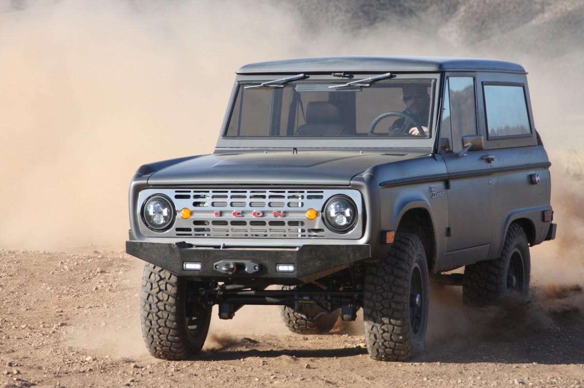 Bronco_Offroad_F34_Dusty_At_Speed-1480x986