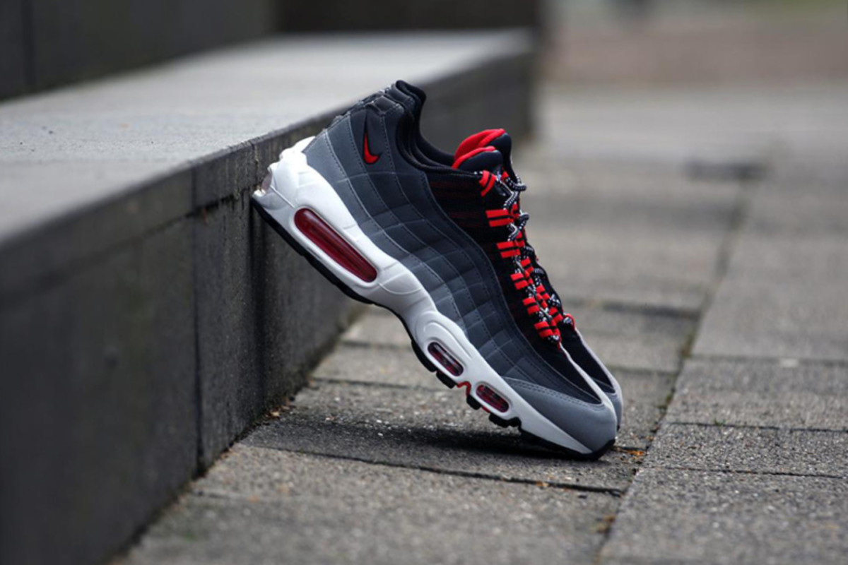 nike-air-max-95-chilling-red-1
