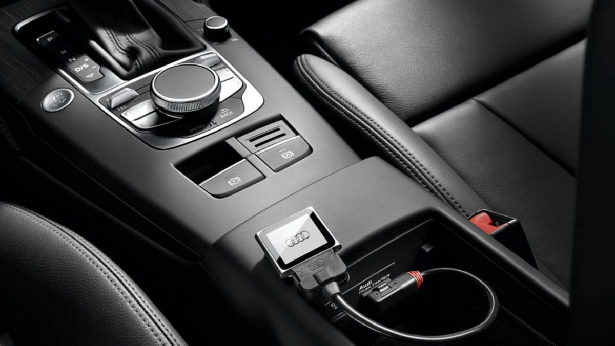 2015-Audi-A3-mmi-technology-01-retouched-0729140