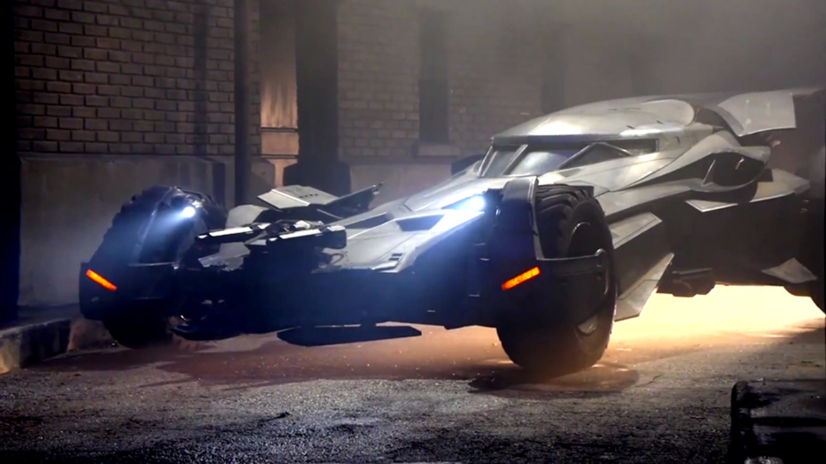 Here's A Closer Look At Ben Affleck's New Batmobile Airows