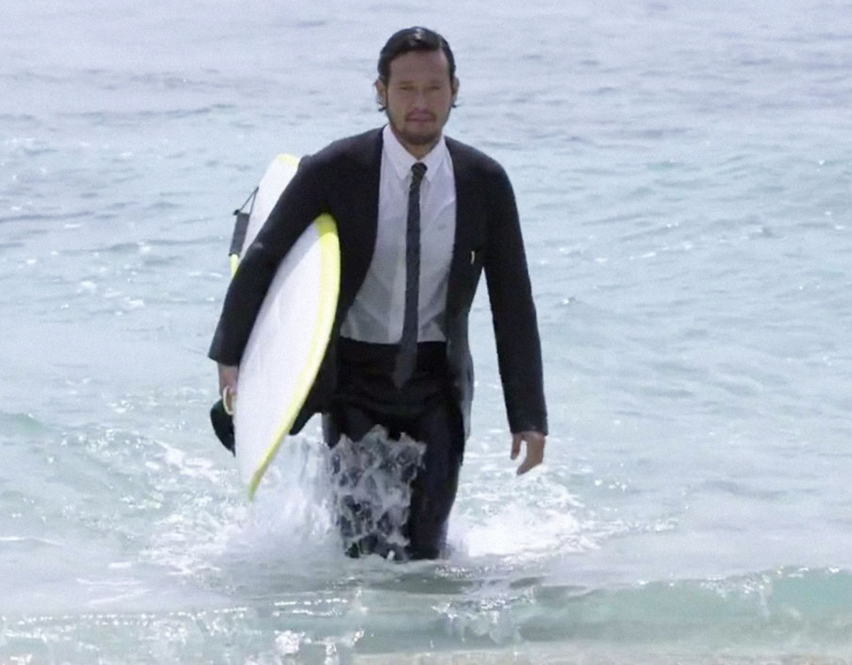 Quiksilver Made A Wetsuit That Looks Like A Normal Suit - Airows