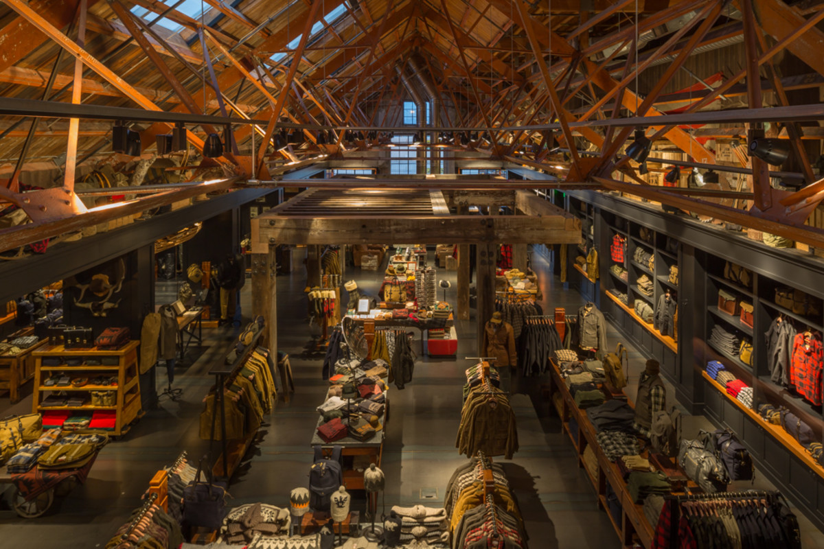 explore-filson-s-rugged-and-cozy-new-flagship-store-airows